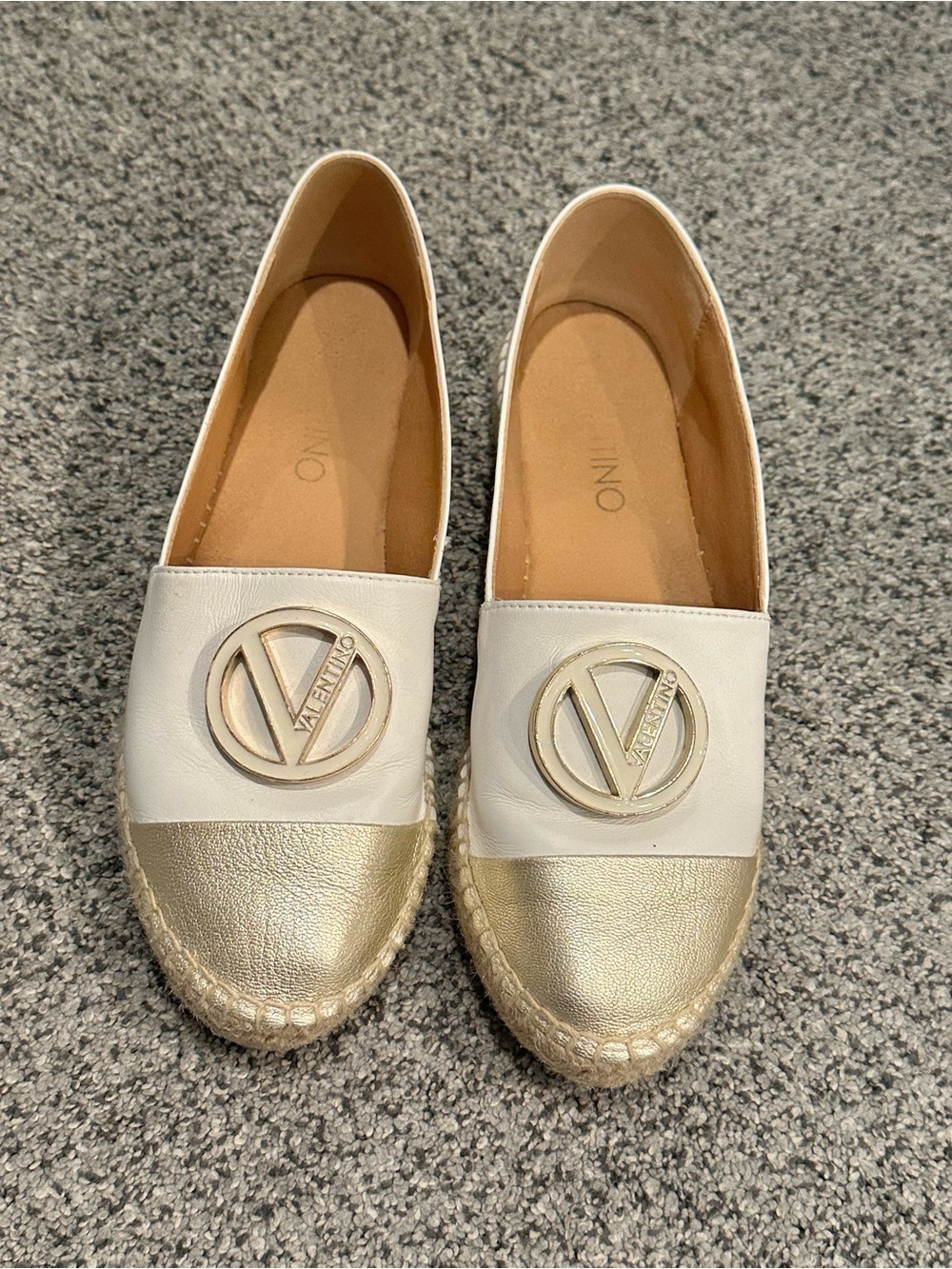 Valentino Pineta Leather Espadrilles White Leather and Gold Toe Flats sz 39